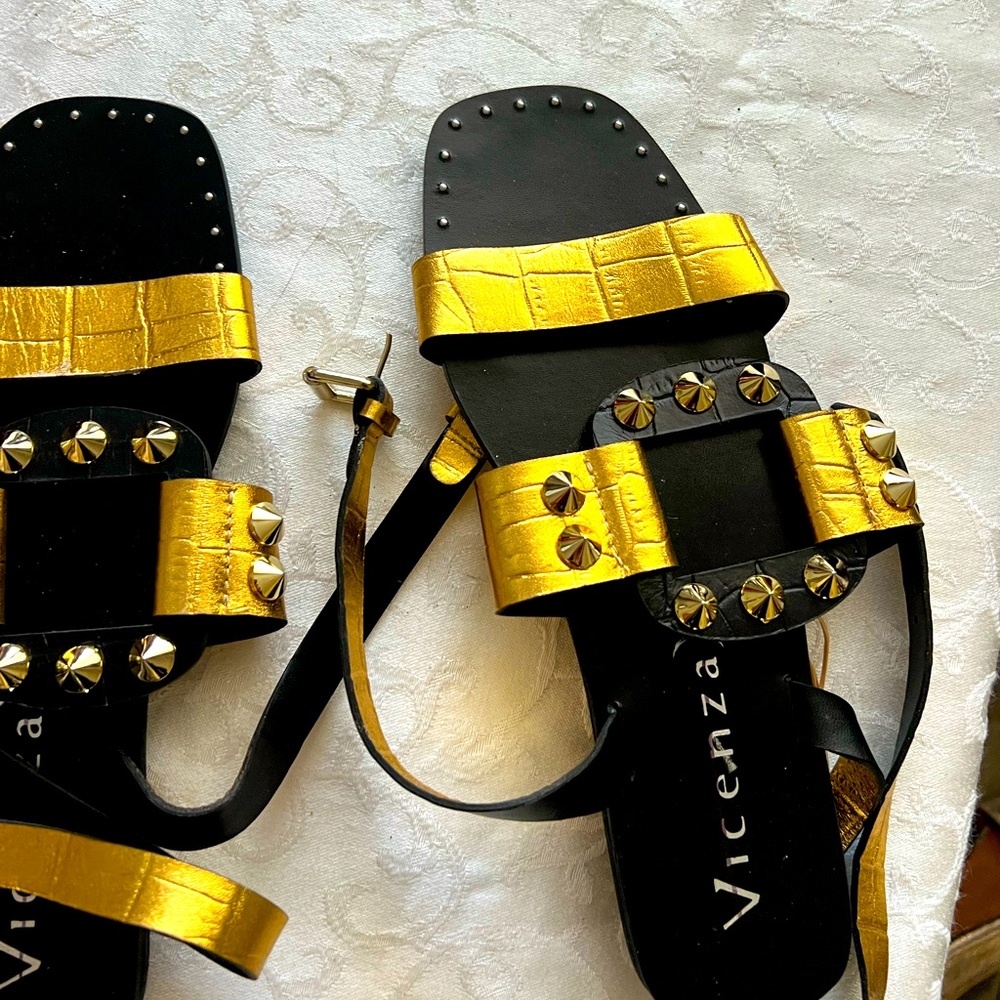 Vicenza Free People gold sandals new size US 9